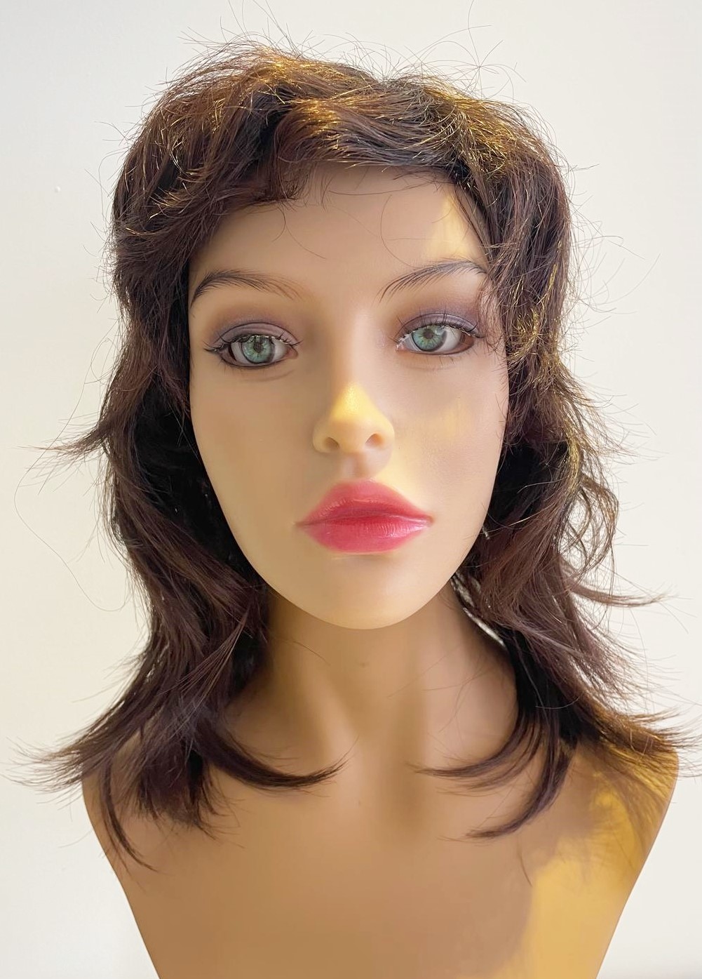 Kampanyalı Orta Boy Sentetik Peruk Sınırlı Stoklarla