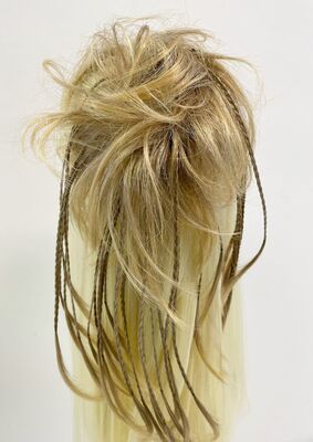 Kumral Röfleli Örgülü Hazır Topuz Modeli