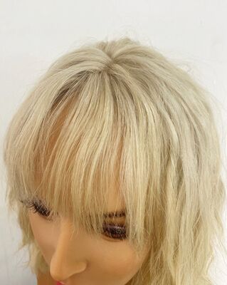 Platin Sarısı Katlı Kesim Gizli Tepelikli Gerçek Saç Peruk