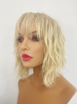 Platin Sarısı Katlı Kesim Gizli Tepelikli Gerçek Saç Peruk