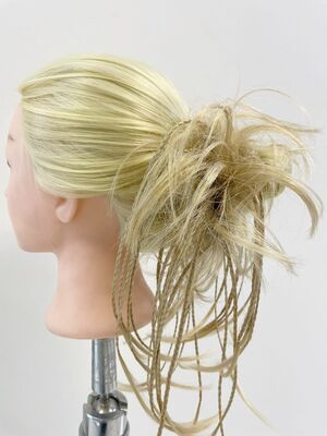 Röfleli Örgülü Model Lastikli Topuz Postiş Saç